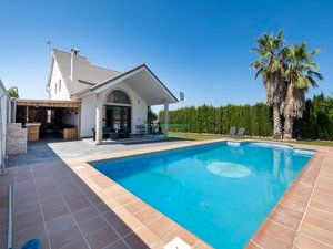 Piscina de Casa o xalet de lloguer en Dílar amb Aire condicionat, Calefacció i Jardí privat