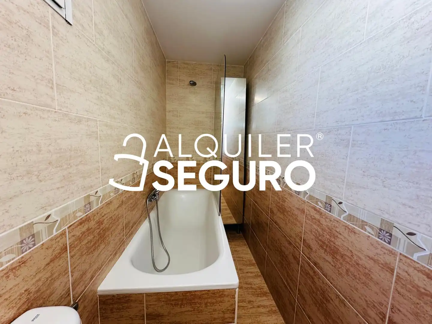 Bathroom of Flat for rent in Valencia  with Air Conditioner