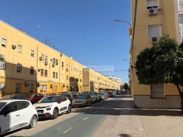 Appartamento con ascensore in affitto a Macarena