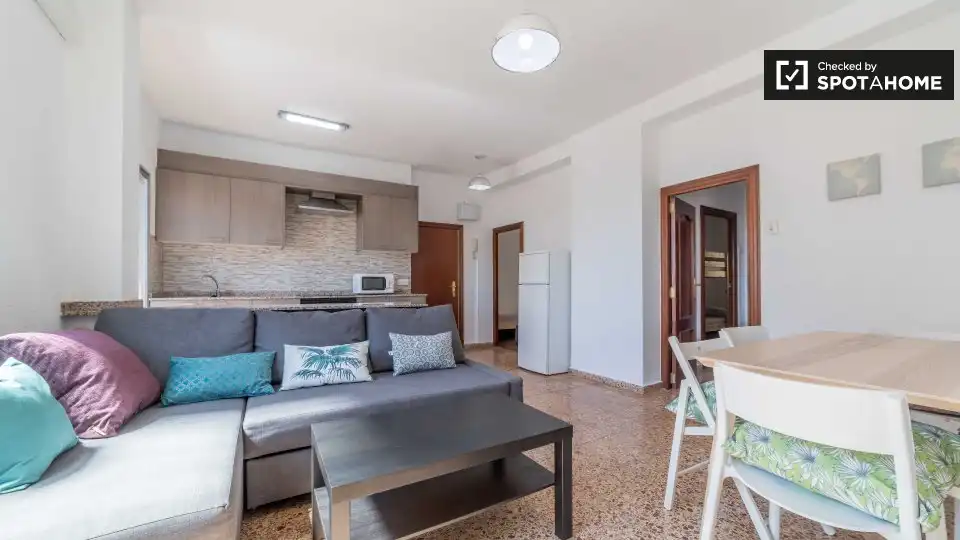 Sala d'estar de Pis de lloguer en Valencia amb Aire condicionat, Calefacció i Moblat