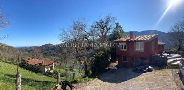 Casa-chalet en Venta en Lugar Libardon, 61 en Colunga