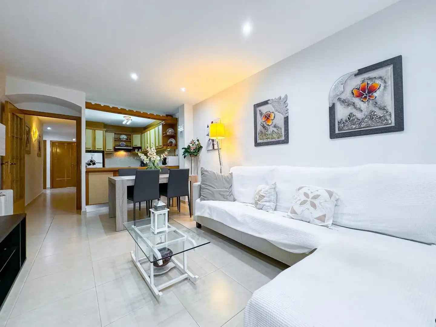 Sala de estar de Piso en venta en Salou con Terraza, Trastero y Amueblado