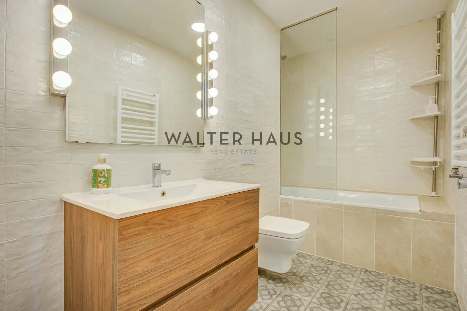 Baño de Piso en venta en Barcelona con Aire acondicionado, Calefacción y Amueblado