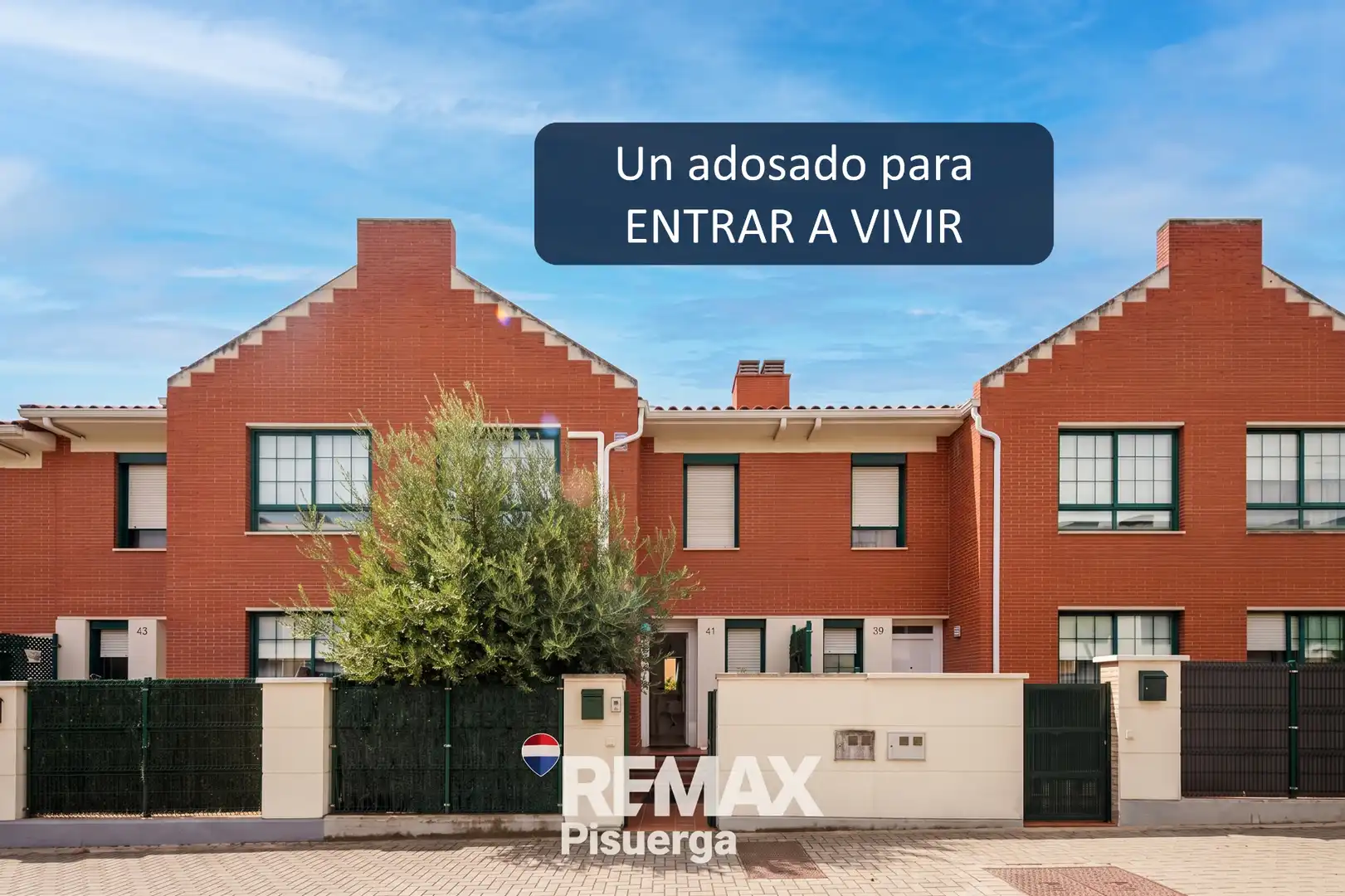 Villa mit Pool zum Verkauf in Calle José María Castilviejo 41