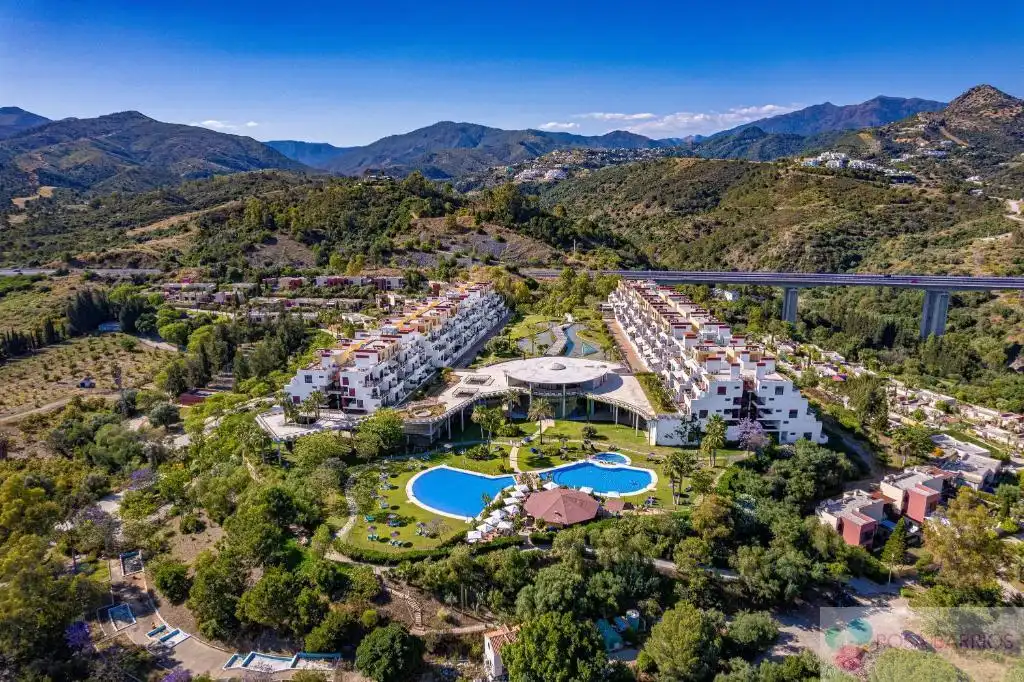 Vista exterior de Apartamento en venta en Benahavís con Aire acondicionado, Terraza y Amueblado