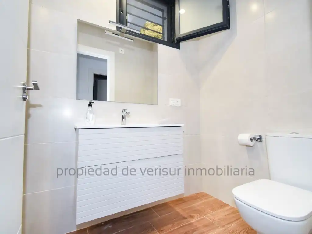 Badezimmer von Erdgeschoss zur Miete in Águilas mit Möbliert, Ofen und Waschmaschine