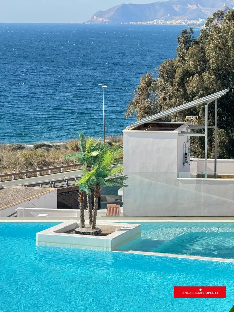 Schwimmbecken von Wohnung zur Miete in Sorvilán mit Klimaanlage, Heizung und Privatgarten