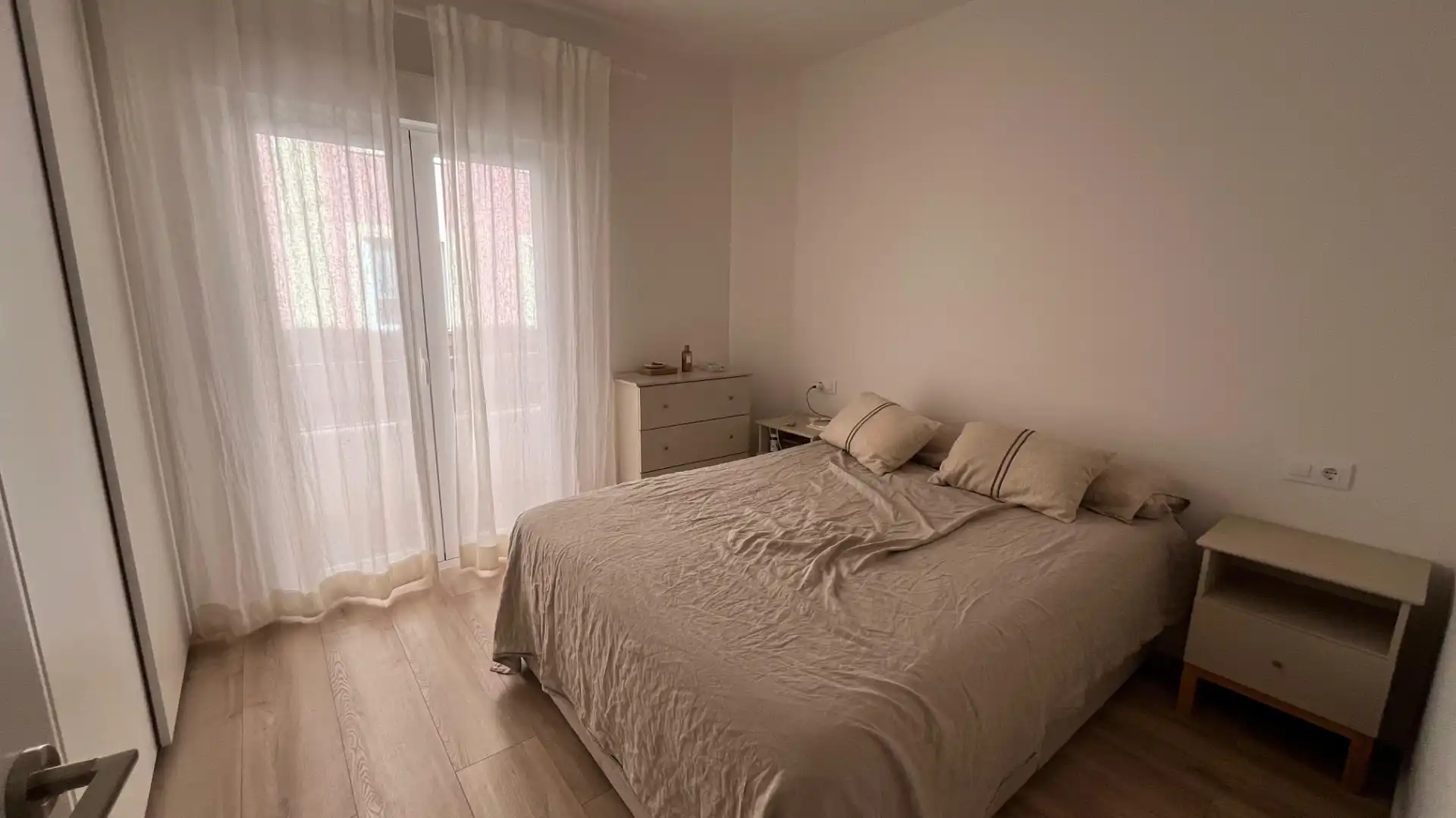 Schlafzimmer von Wohnung zur Miete in Madrid mit Klimaanlage, Möbliert und Ofen