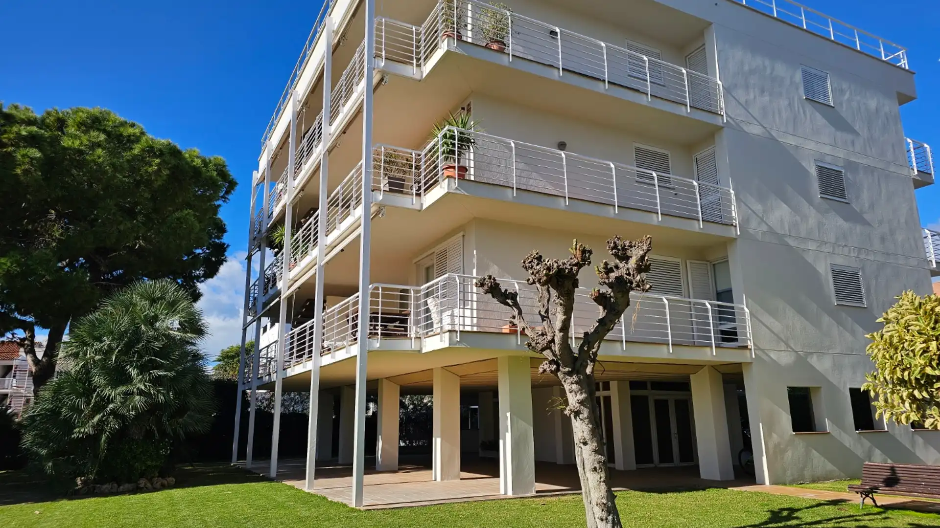 Exterior view of Flat for sale in Sitges  with Air Conditioner, Heating and Parquet flooring