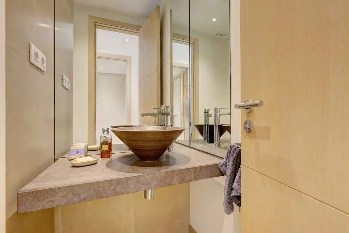 Badezimmer von Wohnungen zur Miete in Sotogrande mit Klimaanlage, Heizung und Terrasse