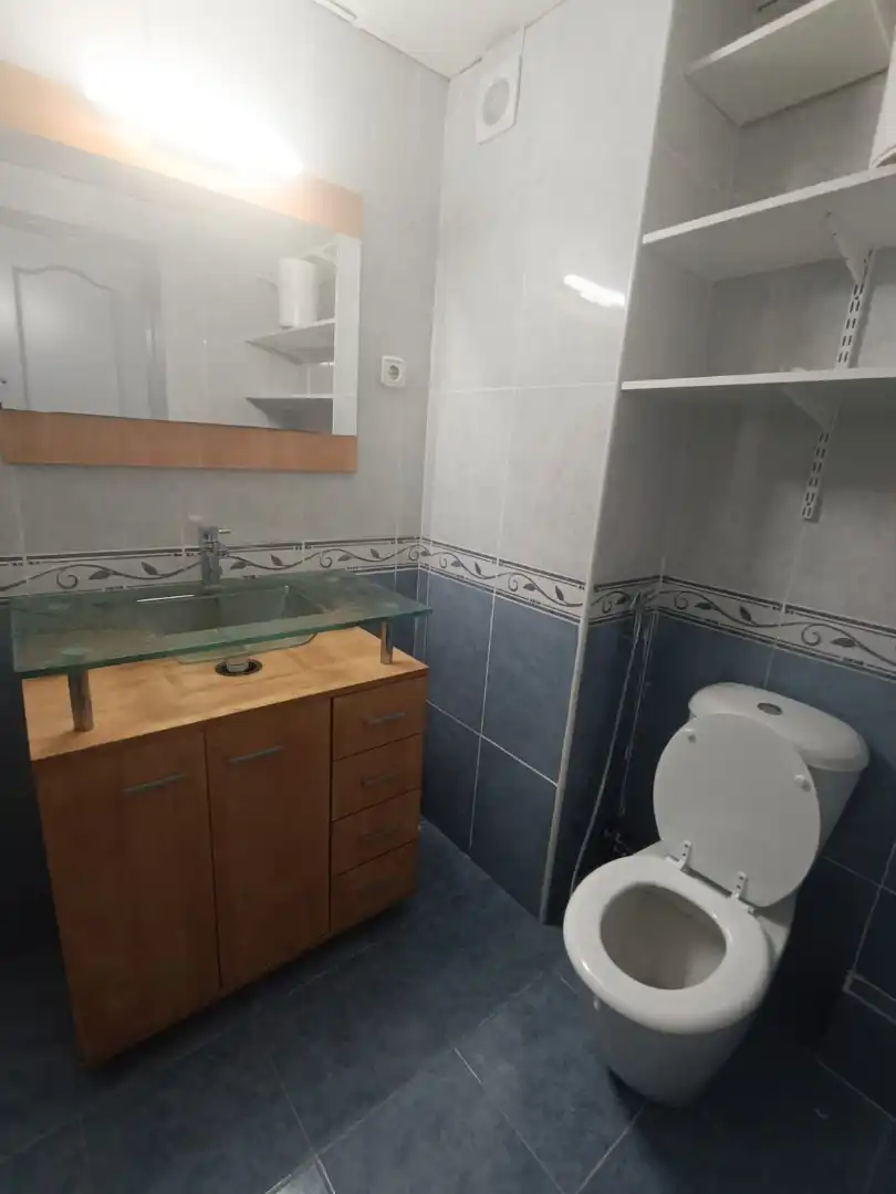 Bathroom of Flat for rent in Constantí  with Oven, Washing machine and Microwave