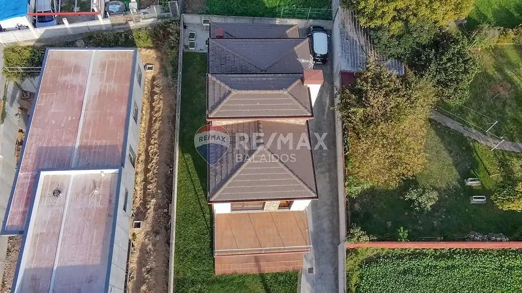 Houses for sale in Vigo   with Heating, Private garden and Parquet flooring