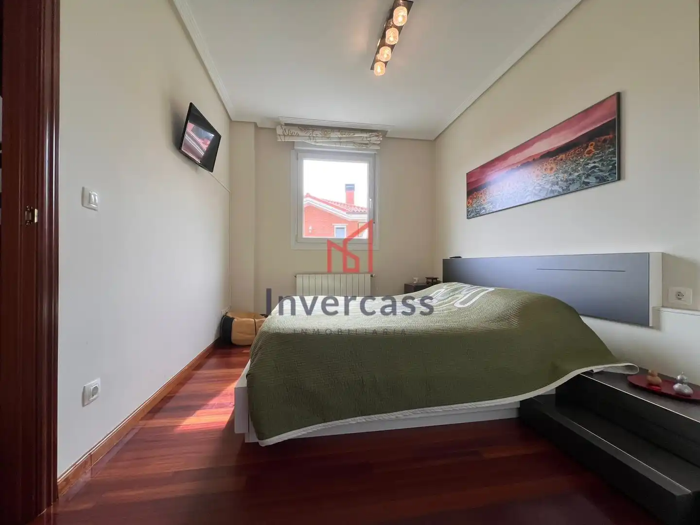 Habitación de Casa adosada en venta en Castro-Urdiales con Calefacción, Jardín privado y Terraza