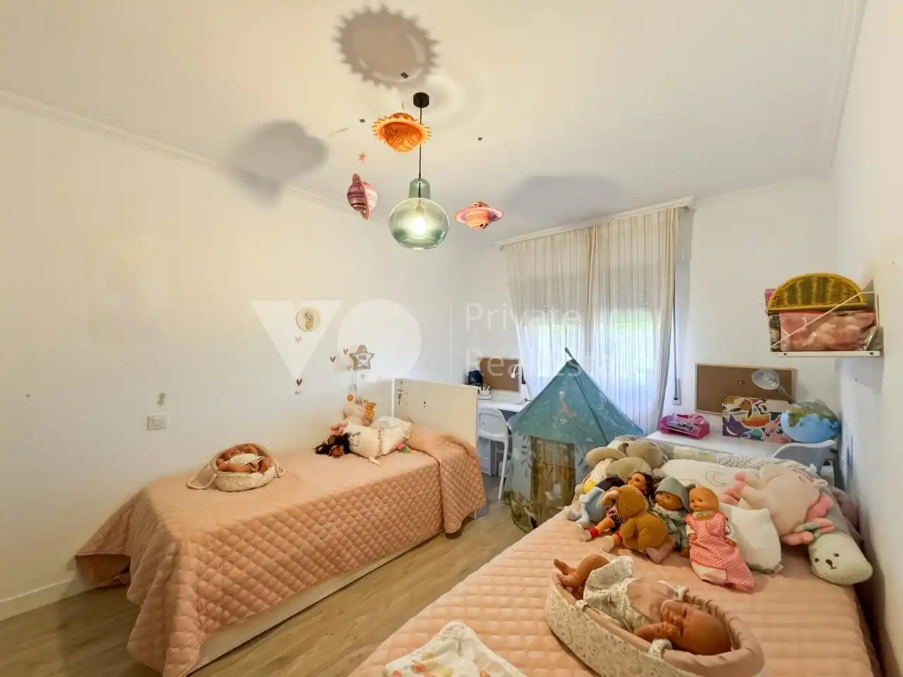 Habitación de Casa adosada en venta en Majadahonda con Aire acondicionado, Calefacción y Jardín privado
