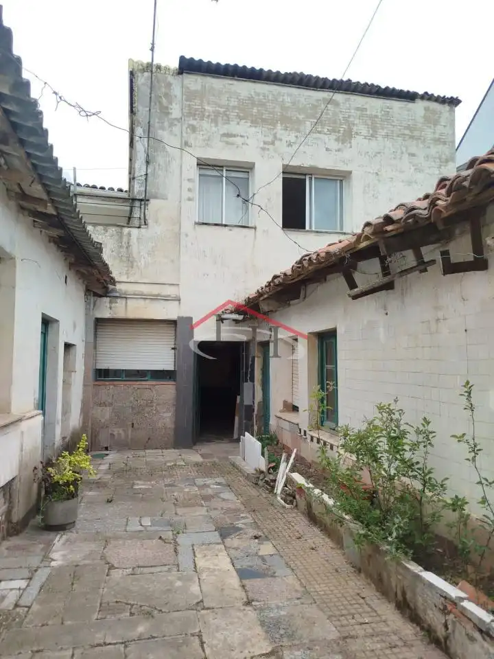 Vista exterior de Casa o xalet en venda en León Capital  amb Calefacció, Terrassa i Balcó