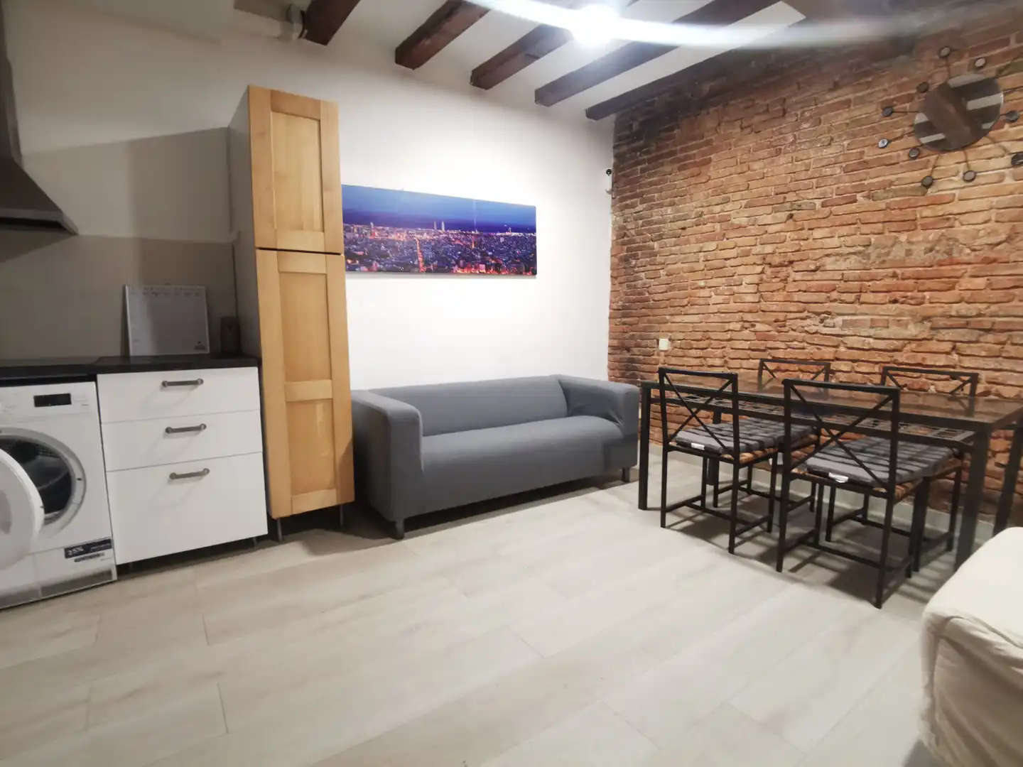 Living room of Flat for rent in Barcelona  with Air Conditioner, Parquet flooring and Furnished