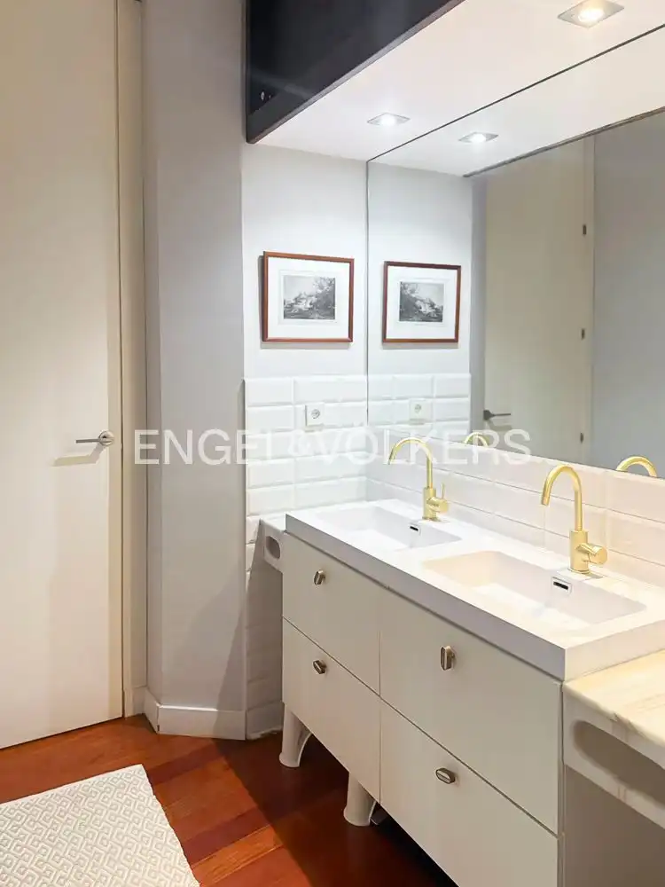 Badezimmer von Wohnung zur Miete in Madrid mit Klimaanlage, Heizung und Möbliert