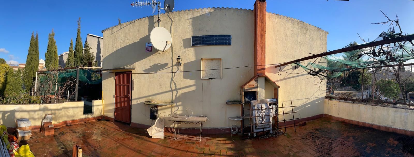 Vista exterior de Casa o chalet en venta en La Bisbal del Penedès con Terraza