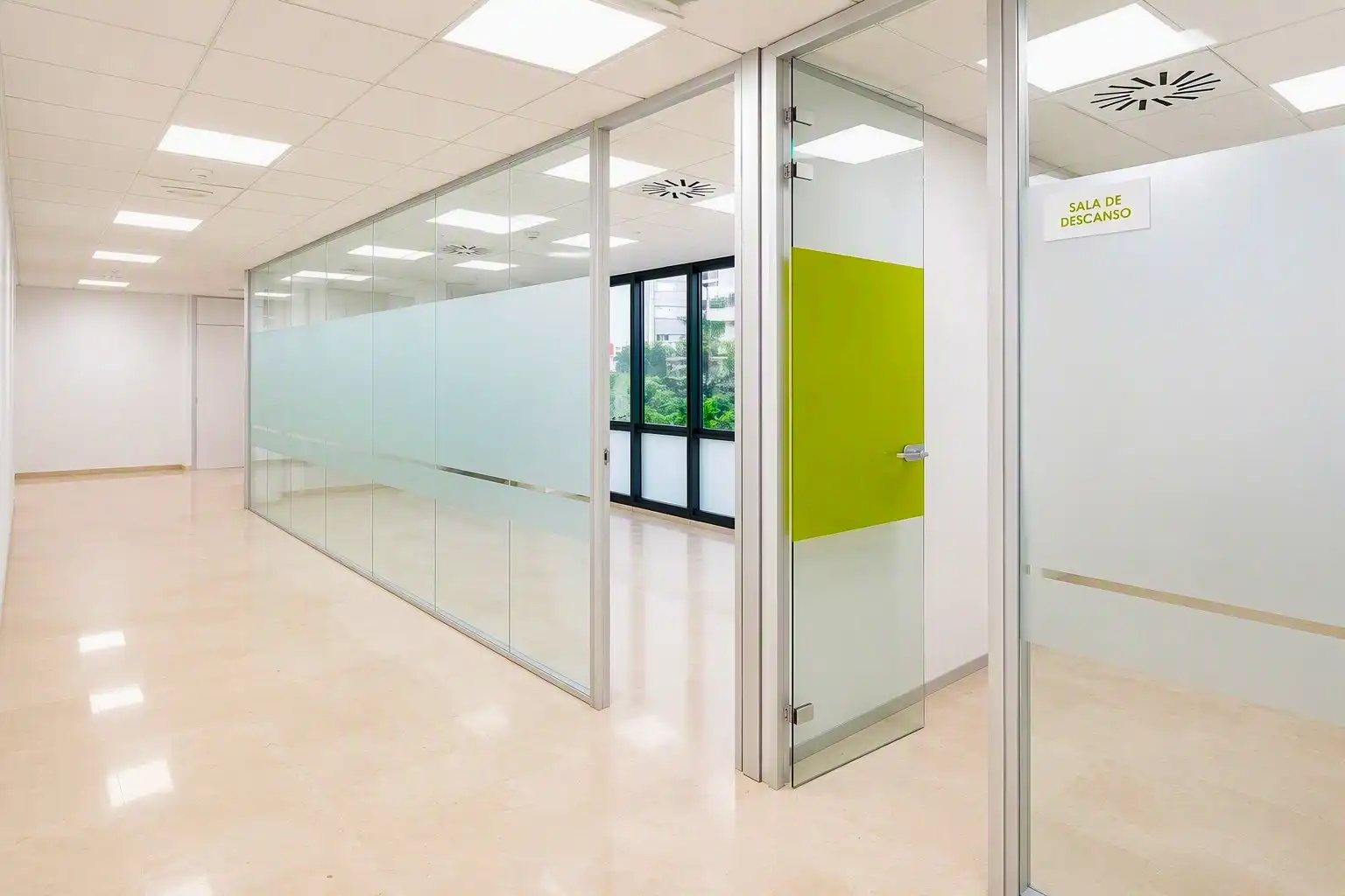 Office space with lift to rent in Avinguda del Comte de Sallent, imagen 5
