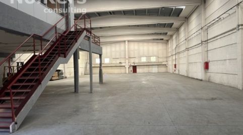 Foto 4 von Fabrikhallen zur Miete in Santa Maria - Terra Nostra, Montcada i Reixac
