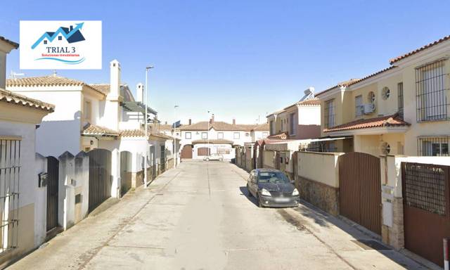 Casa-chalet en Venta en Urbanizacion PINSAPO en Las Palmeras - Dehesilla