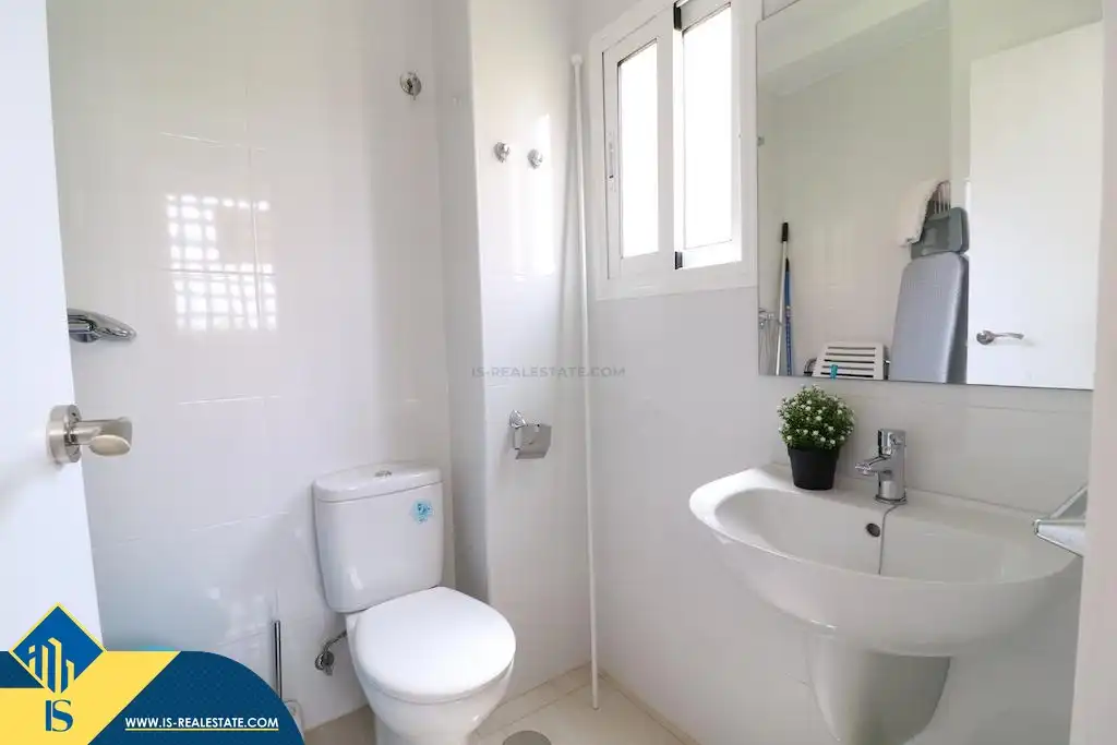 Bathroom of Flat for rent in Orihuela  with Terrace, Furnished and Oven