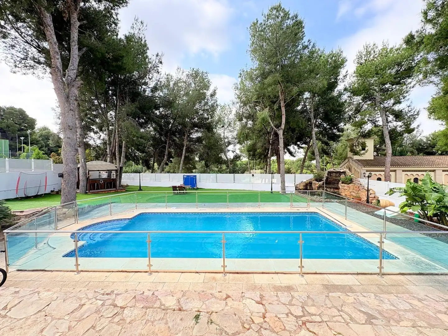 Piscina de Casa o chalet en venta en Alfinach - Los Monasterios
