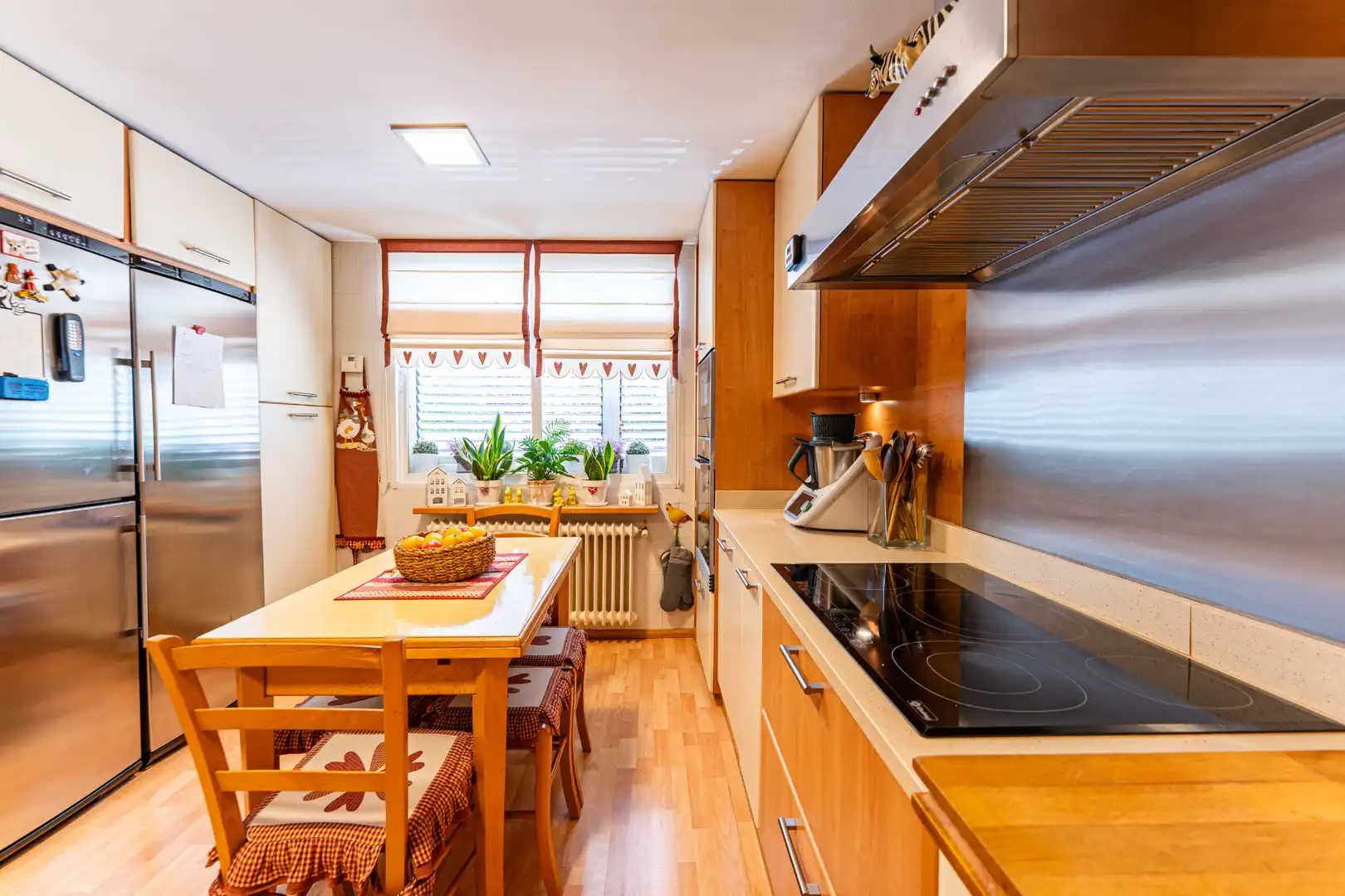 Cocina de Casa adosada en venta en Las Rozas de Madrid con Aire acondicionado, Calefacción y Jardín privado