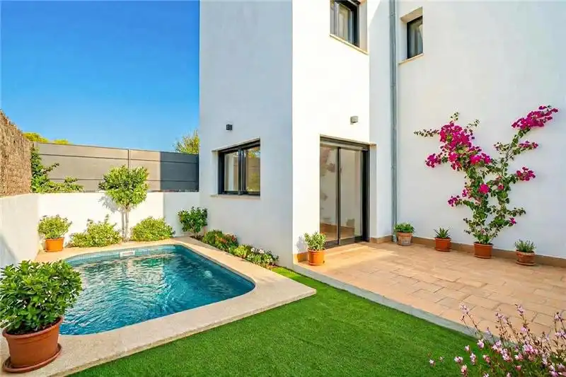 Vista exterior de Casa adosada en venta en Ponent