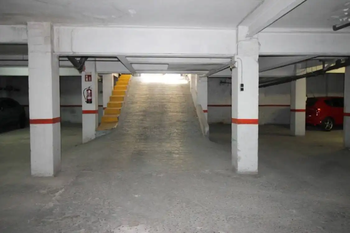 Einzelparkplatz zum Verkauf in Col.legis Nous