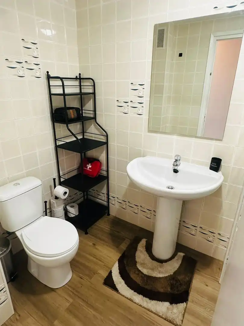 Badezimmer von Wohnung zur Miete in Águilas mit Möbliert und Balkon