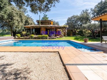 Villa avec piscine à vendre à Navata