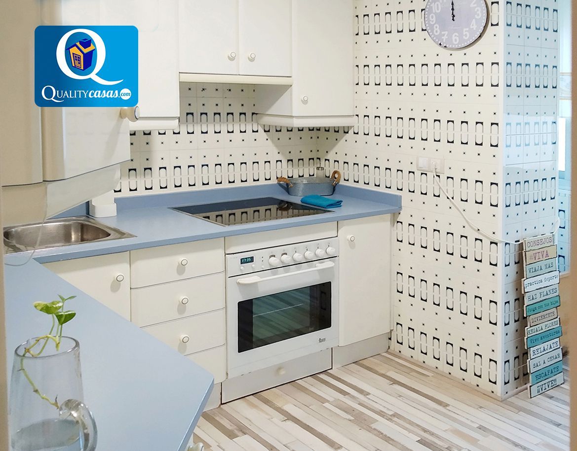 Cocina de Apartamento en venta en Alicante / Alacant con Aire acondicionado y Balcón