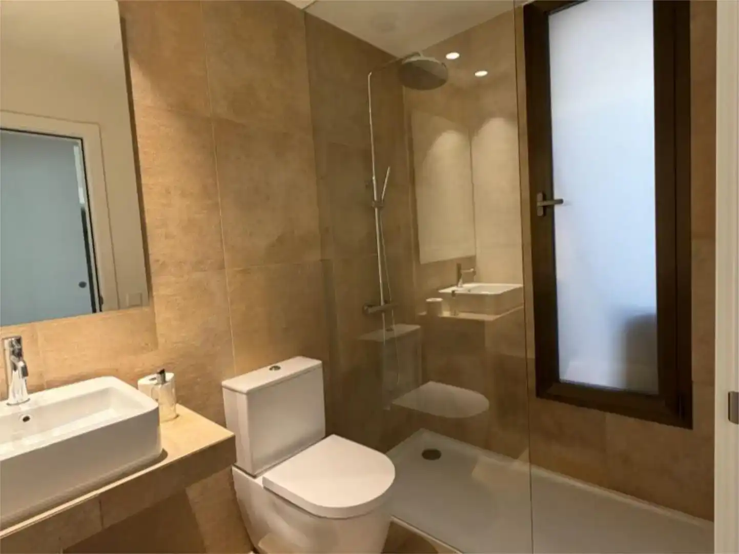 Badezimmer von Wohnung zur Miete in Begur mit Klimaanlage und Schwimmbad