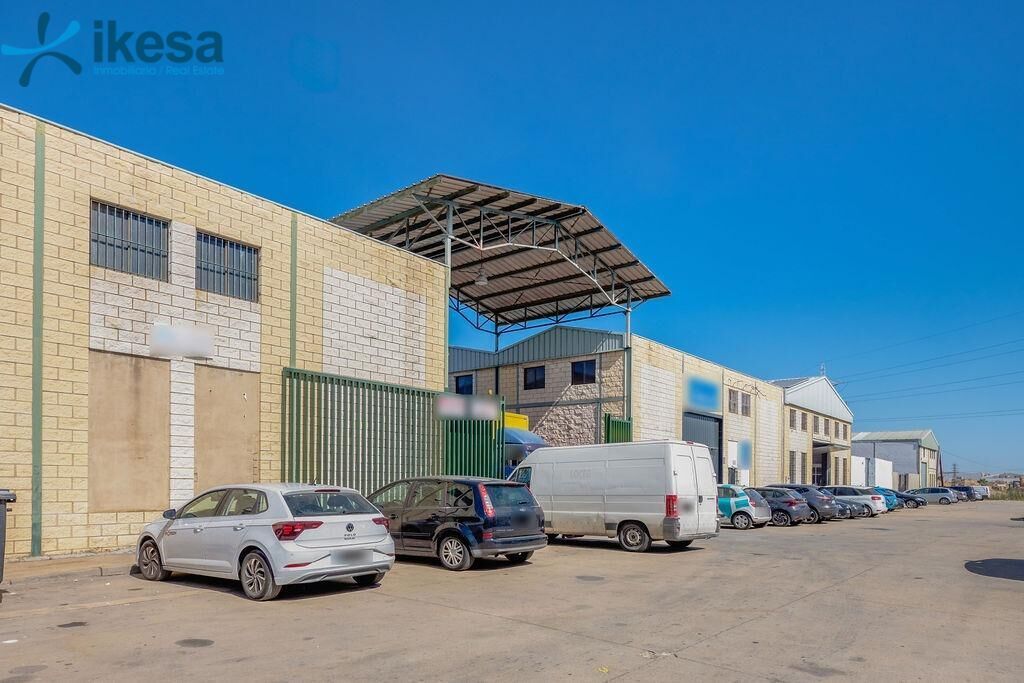 Industrial buildings for sale in Nuevo Parque - Los Rosales - Tráfico Pesado