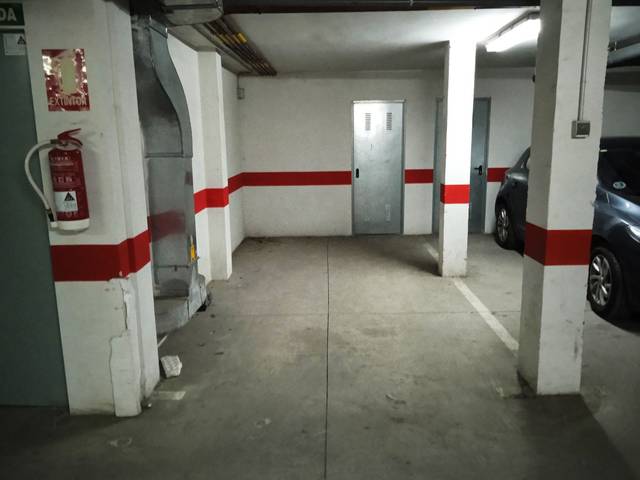 Garaje en Venta en Bascula en Poblete