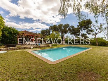 Casa amb piscina en venda a Sant Pere i Sant Pau