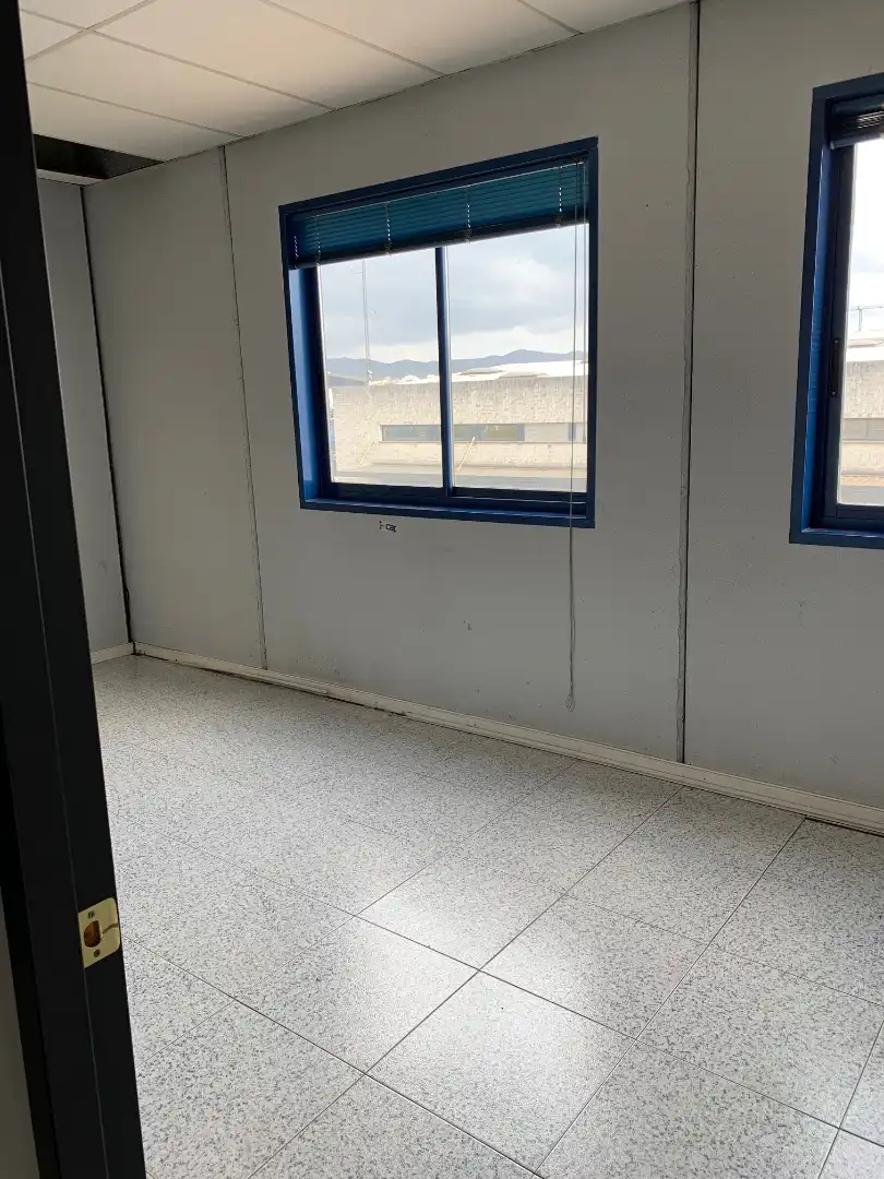 Local comercial en alquiler en Carrer de Salt 19