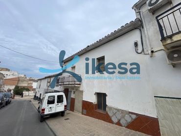 House for sale in Mengíbar