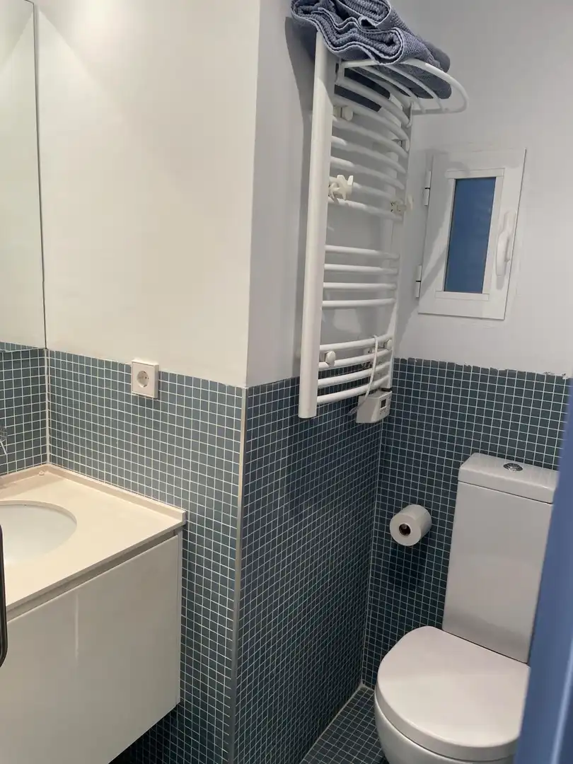 Baño de Apartamento de alquiler en Cullera con Parquet, Terraza y Amueblado