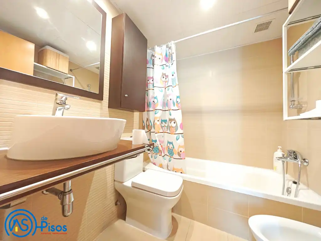 Baño de Piso de alquiler en Cadrete con Calefacción, Jardín privado y Parquet