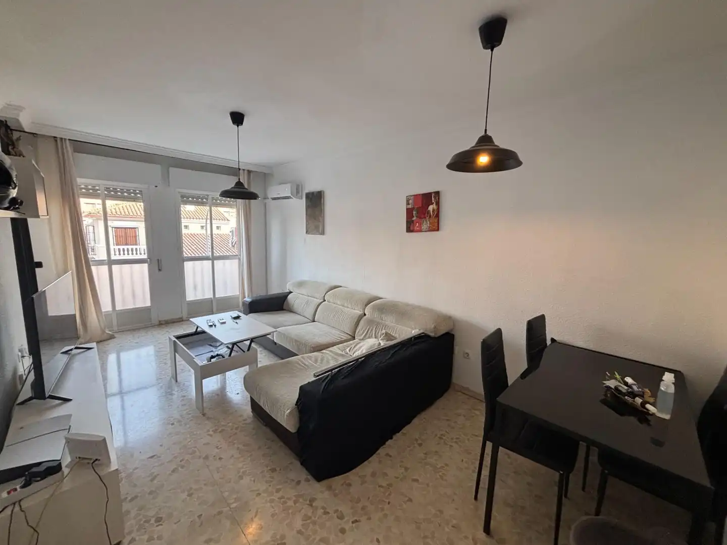 Sala d'estar de Pis en venda en La Rinconada amb Aire condicionat i Terrassa
