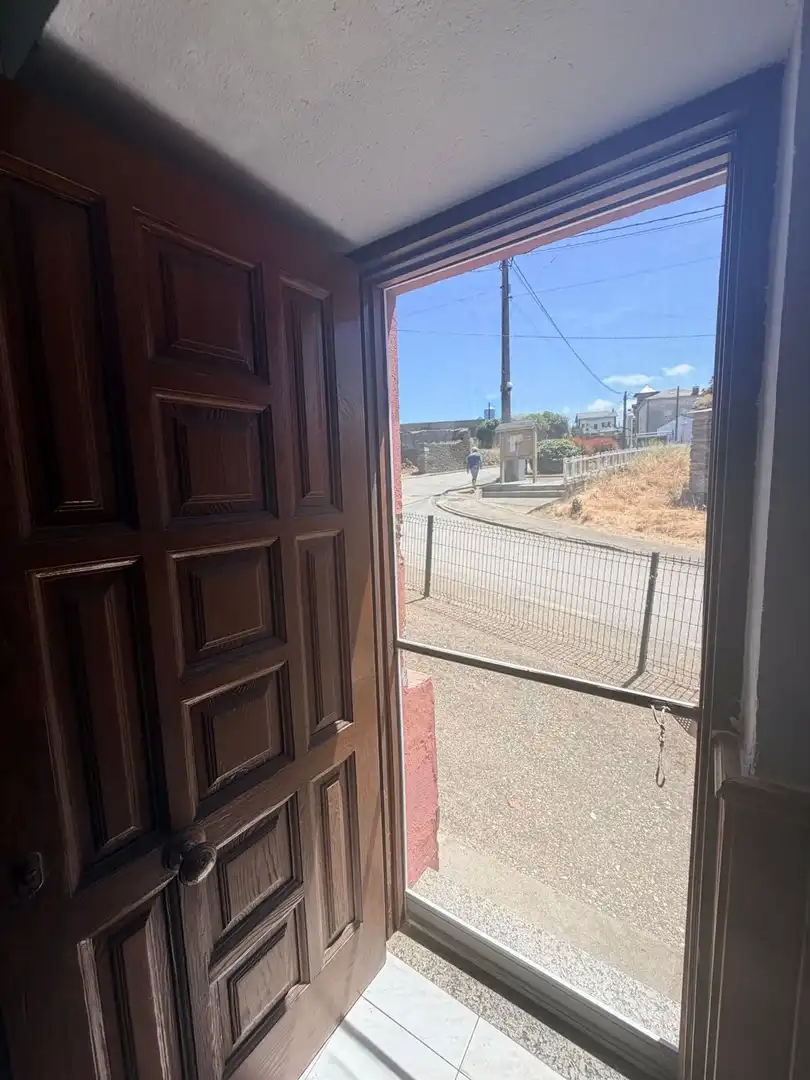 Vista exterior de Casa o chalet en venta en Navia con Calefacción, Terraza y Trastero
