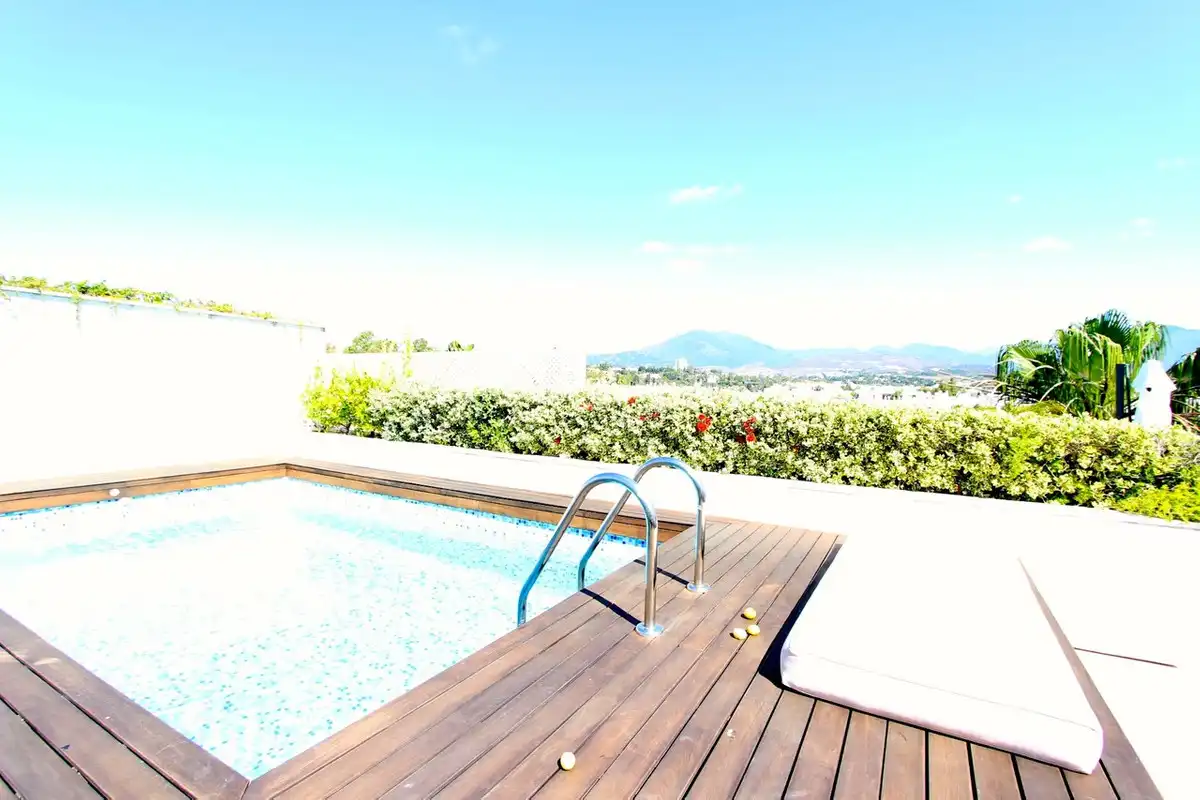 Àtic amb piscina en venda a Nueva Andalucía, imagen 3