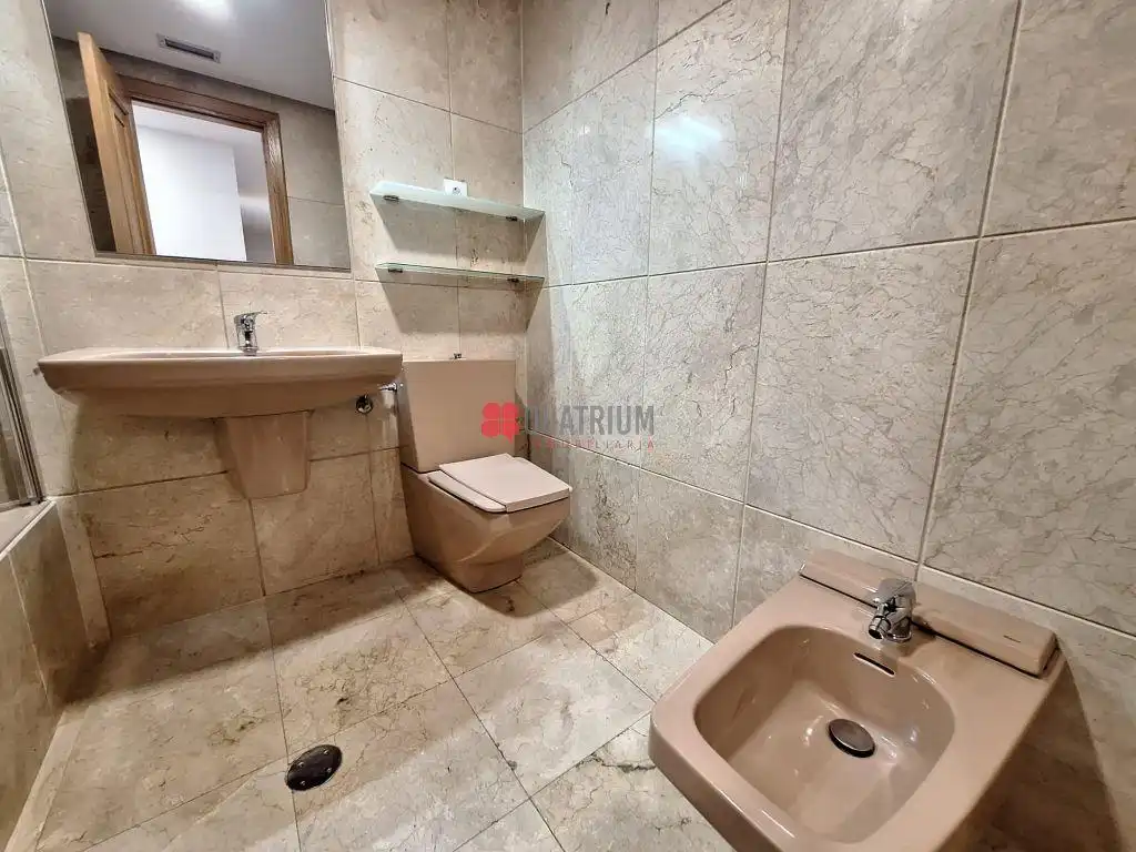Piso de alquiler en Santiago de Compostela  con Balcón