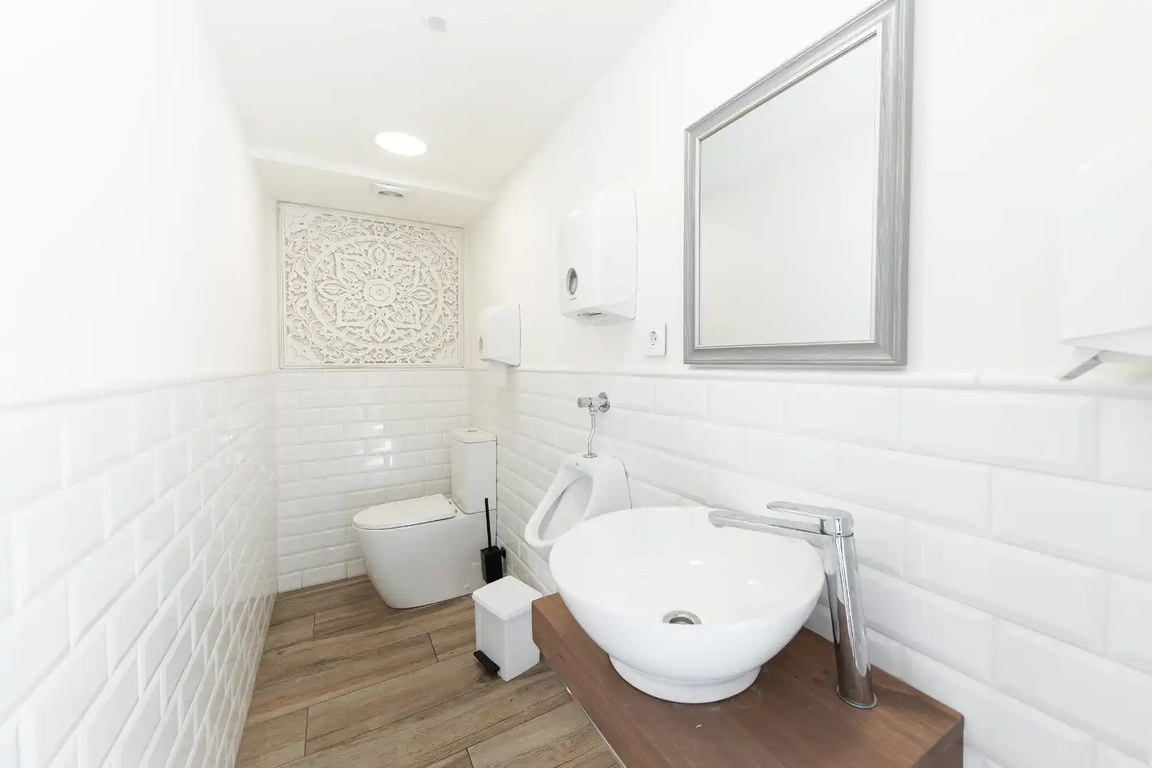Badezimmer von Geschaftsraum zum Verkauf in  Palma de Mallorca mit Klimaanlage, Terrasse und Möbliert
