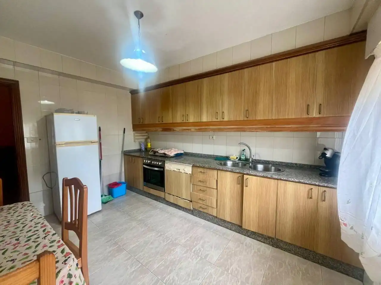 Cocina de Casa o chalet en venta en Cambre  con Jardín privado, Terraza y Amueblado