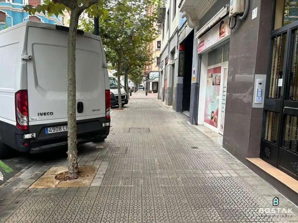 Parkplatz von Geschaftsraum zum Verkauf in Bilbao 