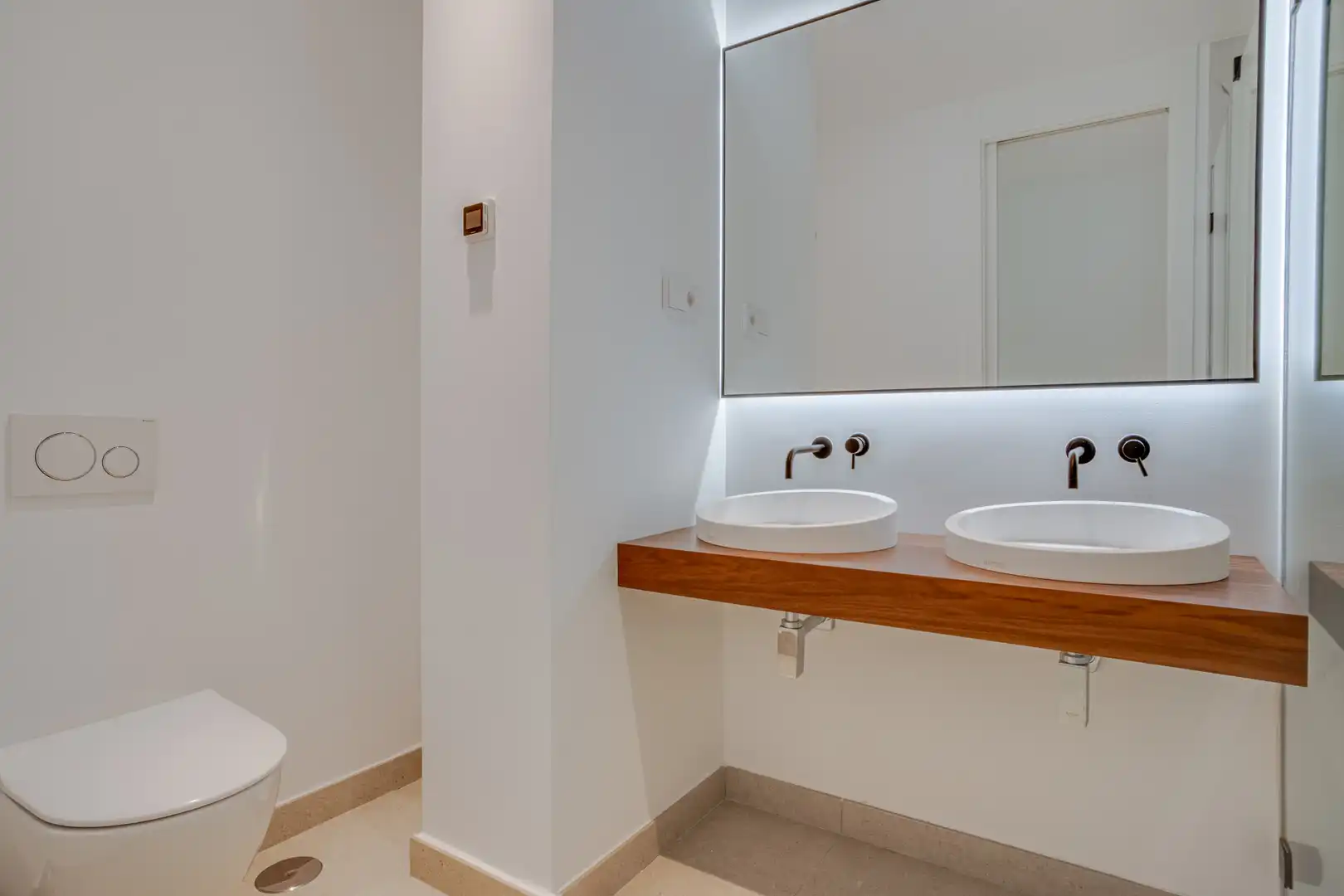 Bathroom of Ground floor for sale in Marbella  with Air Conditioner, Private garden and Terrace