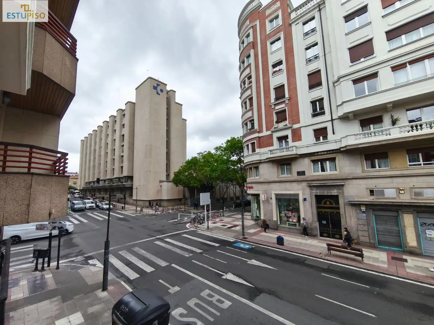 Vista exterior de Piso en venta en Vitoria - Gasteiz con Calefacción, Parquet y Terraza